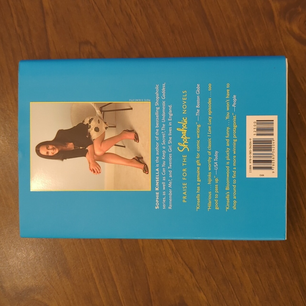 Sophie Kinsella 'Mini Shopaholic' Novel-Hardcover - Picture 2 of 4